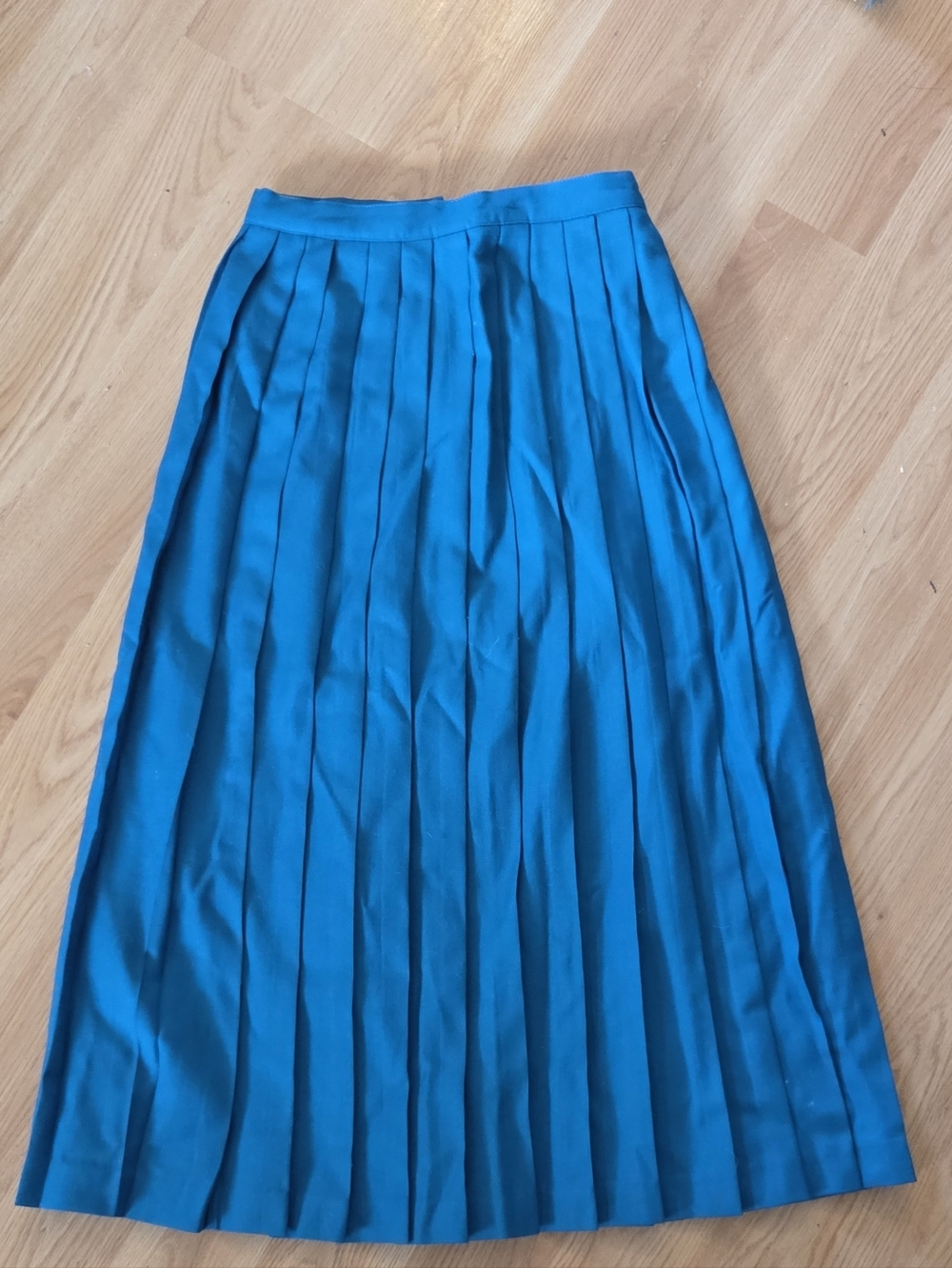 Retro Women’s Pleated Midi Skirt in Teal Blue